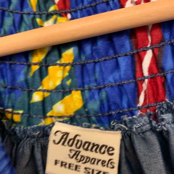 Beautiful Dress from Nigeria - Picture 3 of 4